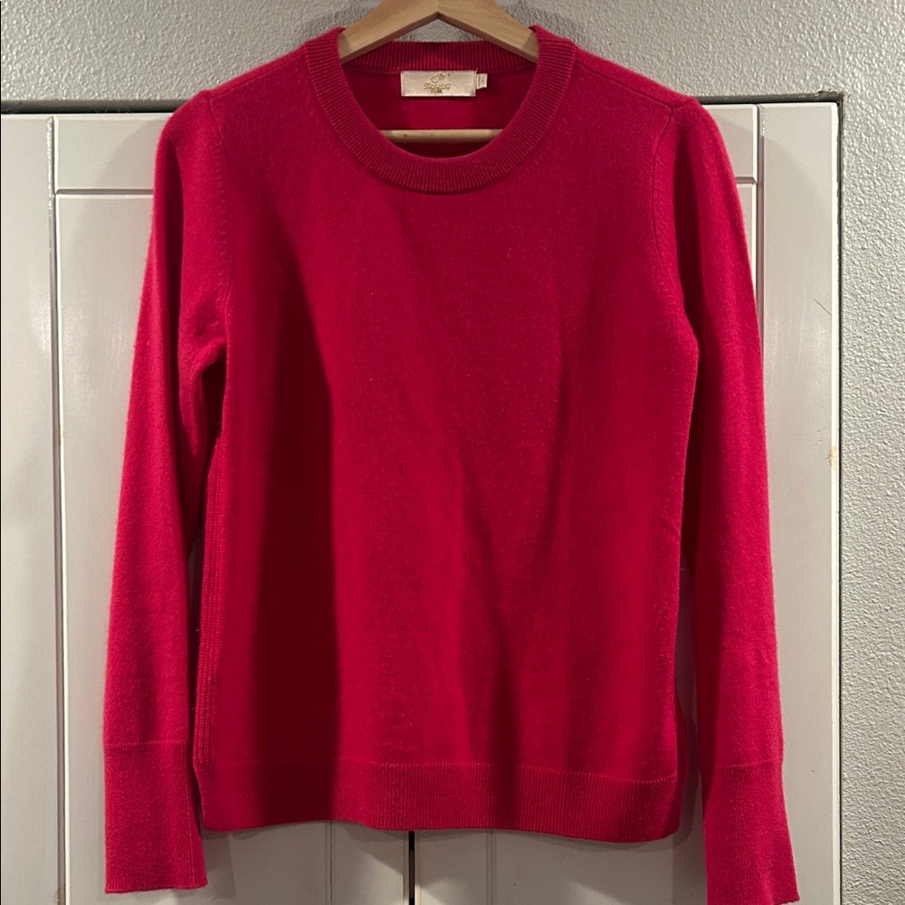 100% cashmere 
Women's pink Sweater